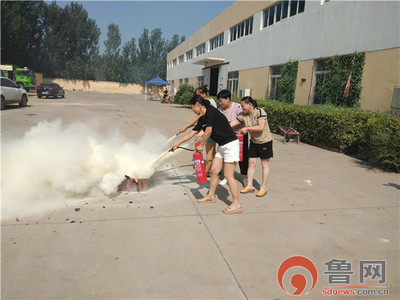 德州市經(jīng)開區(qū)宋官屯街道開展&ldquo;防火災(zāi)保平安&rdquo;消防演練活動進(jìn)十二里莊工業(yè)園